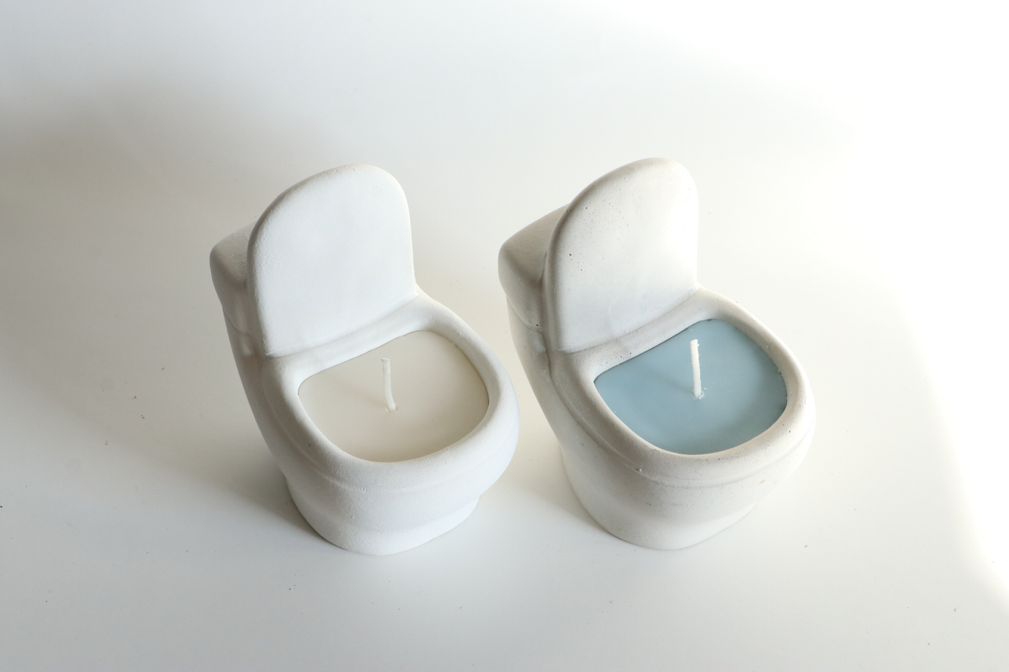 Toilet Bowl Candle - White: White/Blue Wax / FRESH LINEN