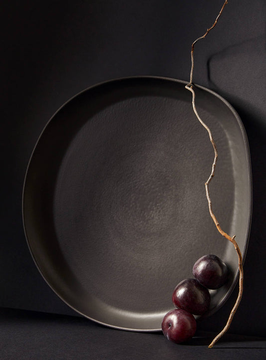 Stoneware Round Serving Platter | Dadasi: Matte Black