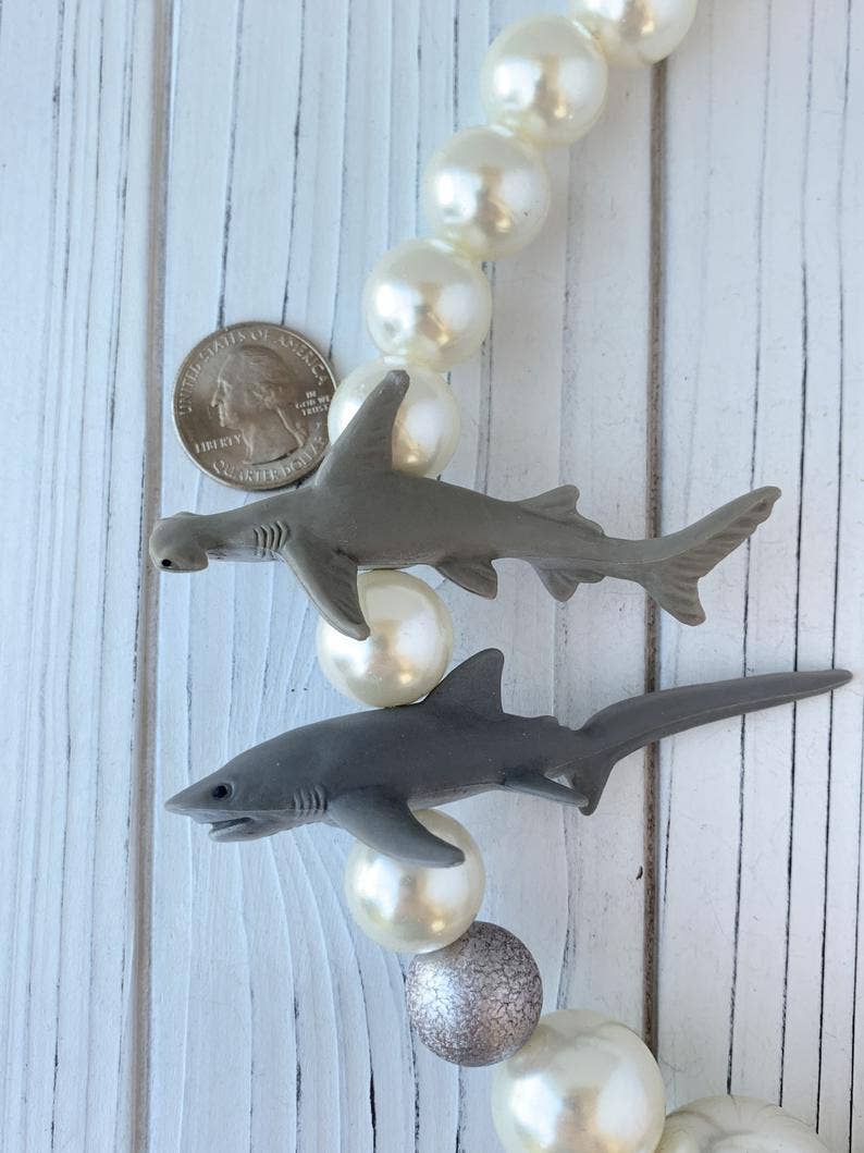 The Shark Necklace in Pearl