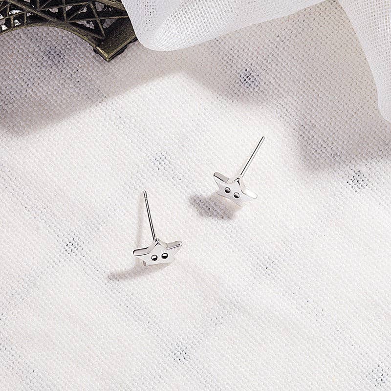 Dainty Cute Star Eyes Stud Earrings in 925 Sterling Silver: Silver Earplugs