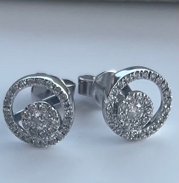 Diamond Filled Stud in the Round (pair)