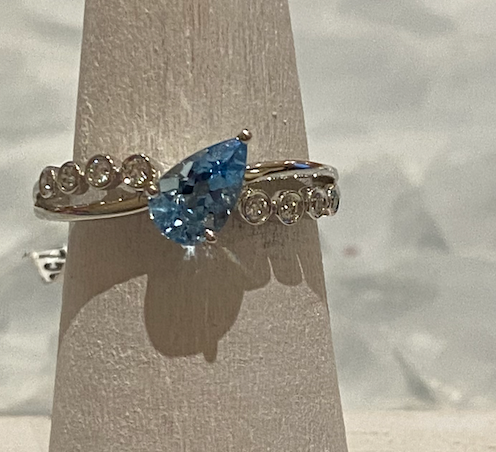 14k White Gold Aquamarine and Diamond Ring