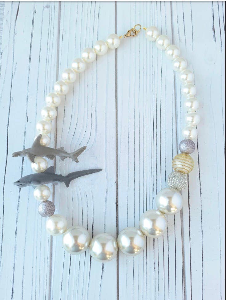 The Shark Necklace in Pearl